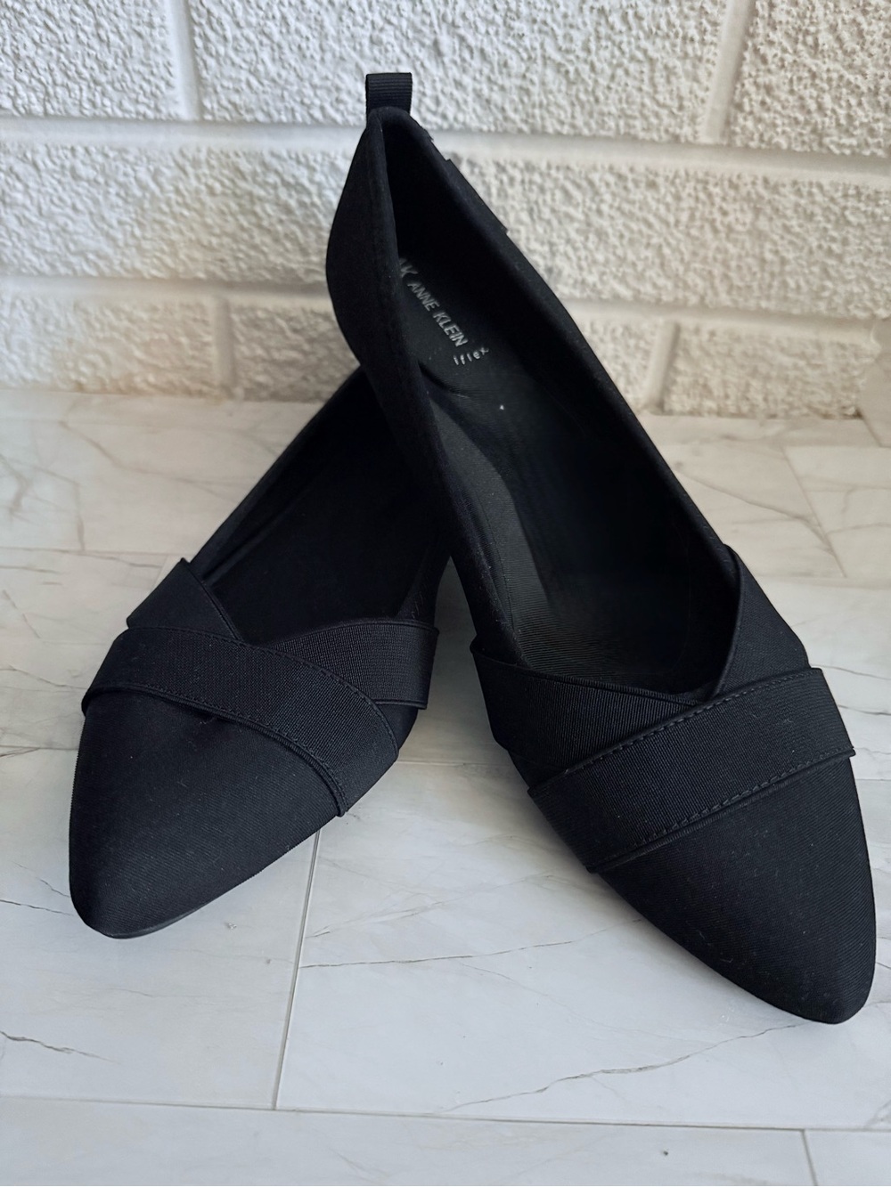 Anne Klein Black Pointed-Toe Cross-Strap Flats